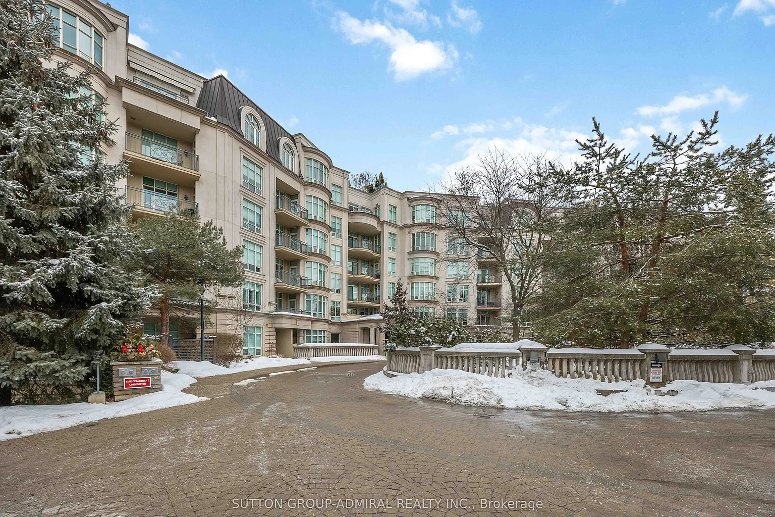 7071 Bayview Ave #207 photo 1