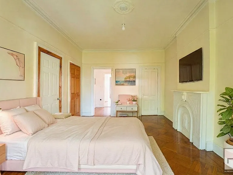 6 Brevoort Pl #2 — Photo 8