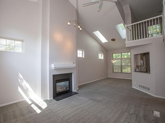 4th image of 461 Buckstone Pl