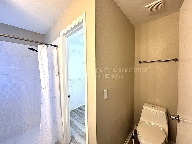 7305 Marseille Cir — Photo 16