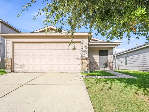 9927 Sanders Rose Ln, Houston, TX 77044