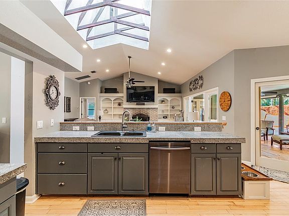 5th image of 2130 Arrowhead Ln