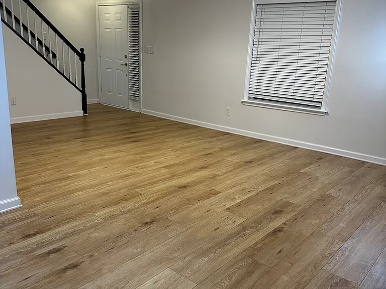 1002 Brighton Point — Photo 2