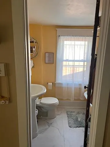 5840 Hobart St — Photo 14
