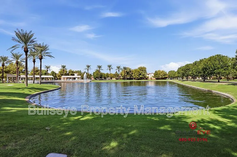 3 bed, 2.0 bath, 2126 sqft, $2,695 — Photo 4