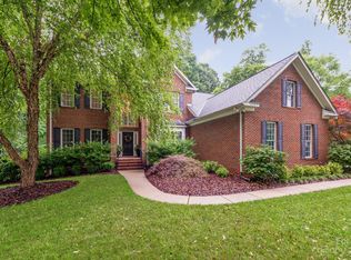 1607 Crestgate Dr, Waxhaw, NC 28173