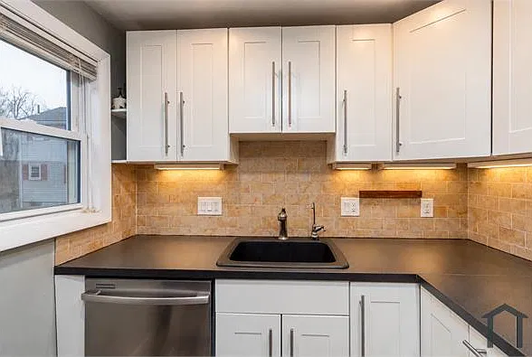 60 Prescott St — Photo 3