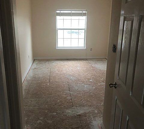 4th image of 8222 Mima Cir