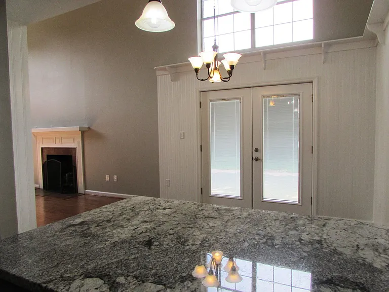 106 Yorkshire Dr — Photo 4
