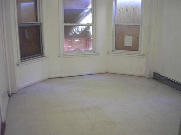2nd image of 138 Parker St