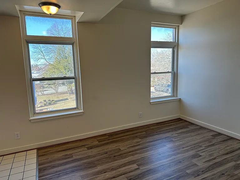 46 Main St — Photo 7