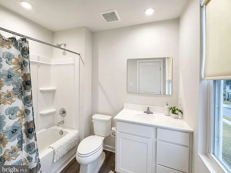 27003 Greenleaf Dr — Photo 10