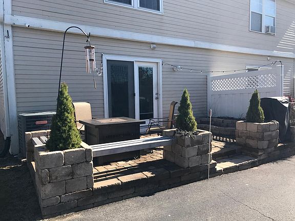 Extra large patio w/area for plants