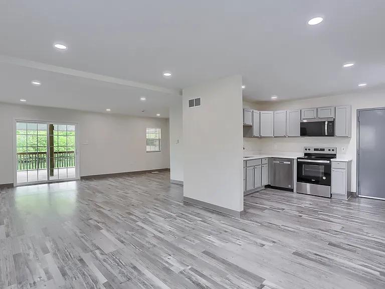 201 Kathleen Dr #2 — Photo 14