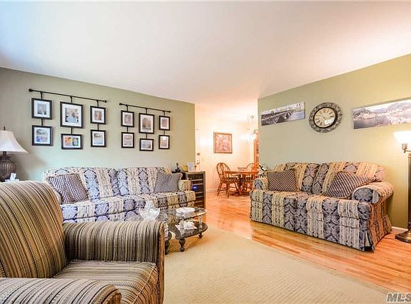 3rd image of 54 Richmond Blvd Unit 2A