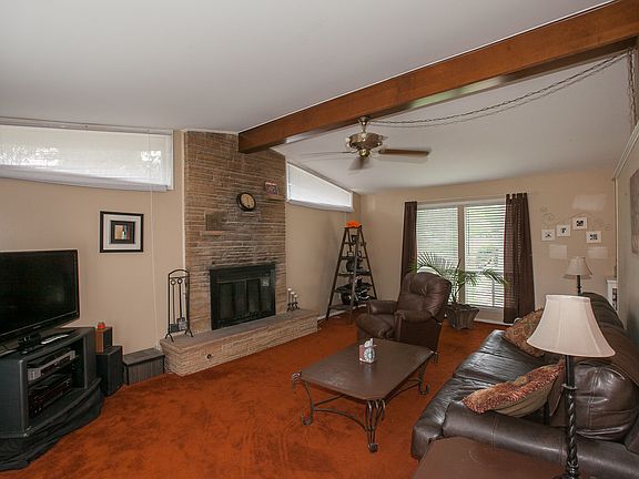 Cozy Fireplace in Living Room