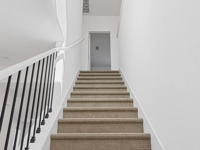 1072 Caraballo Dr — Photo 15