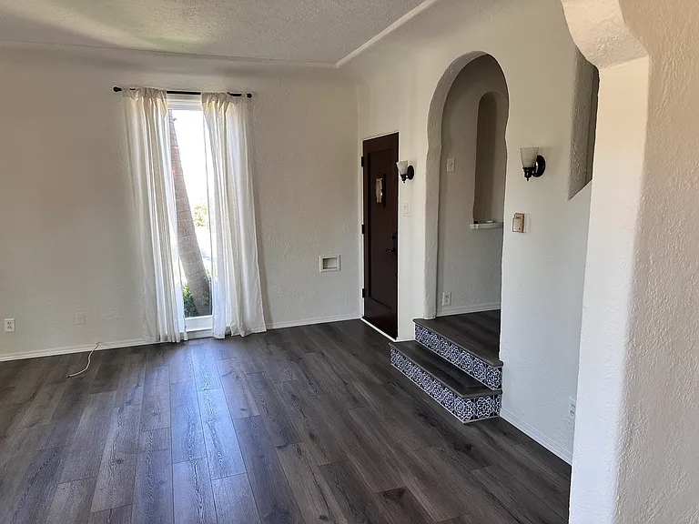 279 Bennett Ave — Photo 17