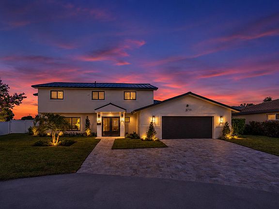 4th image of 3711 NE 27th Avenue