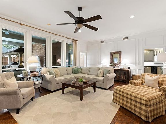3rd image of 4324 Creekmeadow Dr