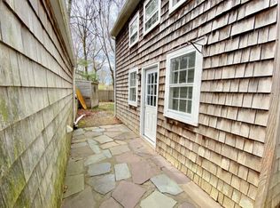 17 N Bishop Ln, Southampton, NY 11968