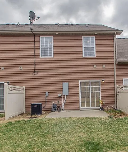 1058 Ashmore Dr — Photo 26