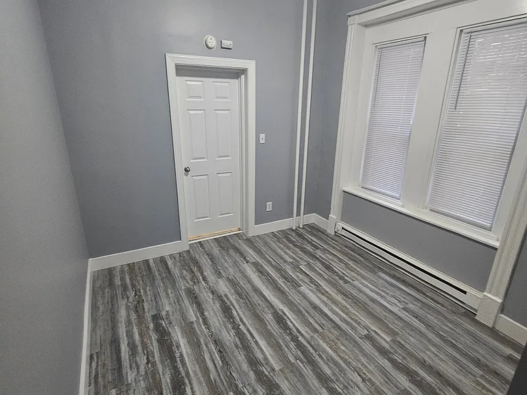 134 W Douglass St #1 — Photo 11