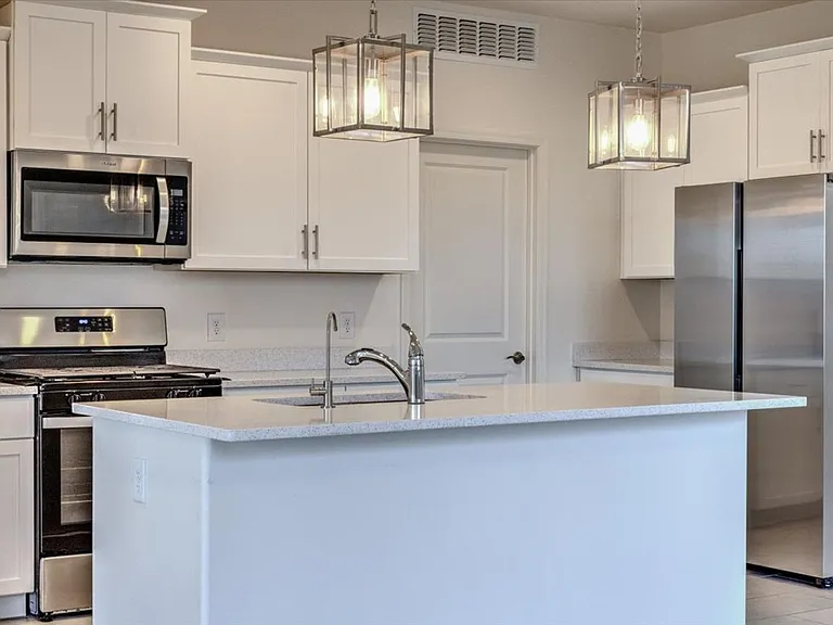11328 S Weismann Dr — Photo 13