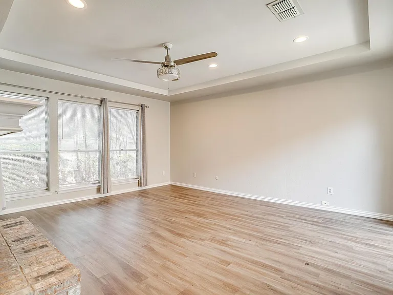 5947 Chimney Wood Cir — Photo 10