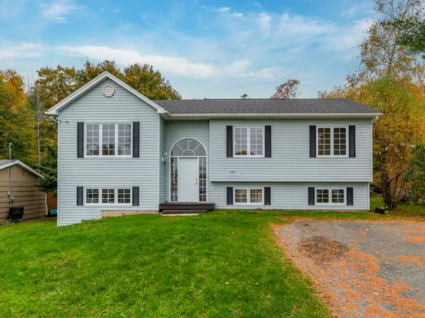 154 Miller Lake Rd, Fall River, NS B2T 1J5