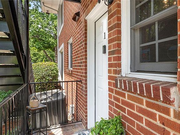 2nd image of 885 Briarcliff Rd NE #D1