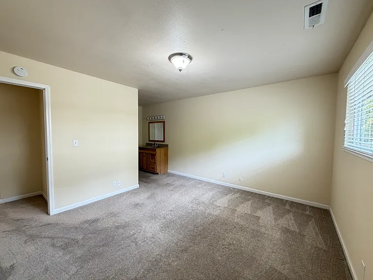 125 Ascot Ct #3 — Photo 16