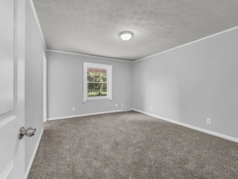 359 Meadow Ln — Photo 31
