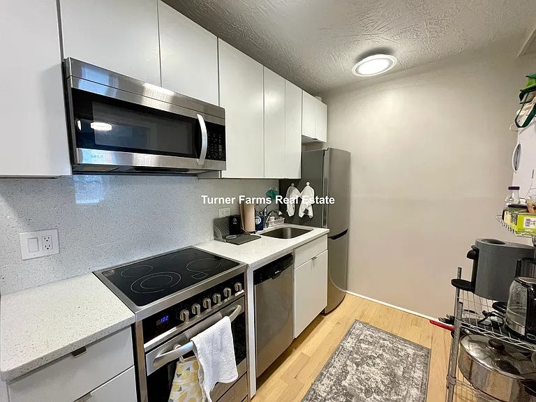 93 Hudson St #3 — Photo 7