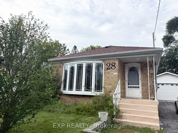 28 Seminole Ave, Toronto, ON M1J 1N1