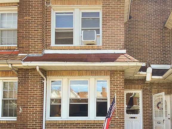 2nd image of 7145 Glenloch St