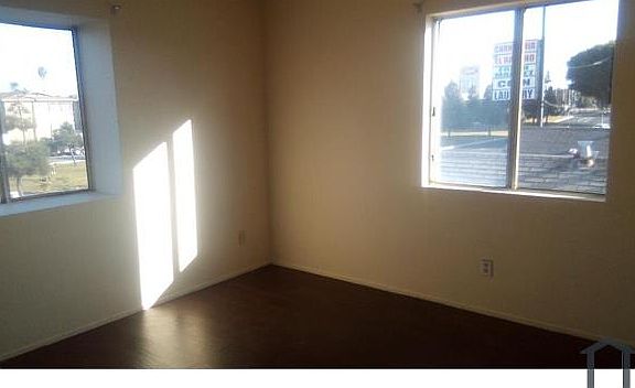 3rd image of 11747 S Vermont Ave APT 3