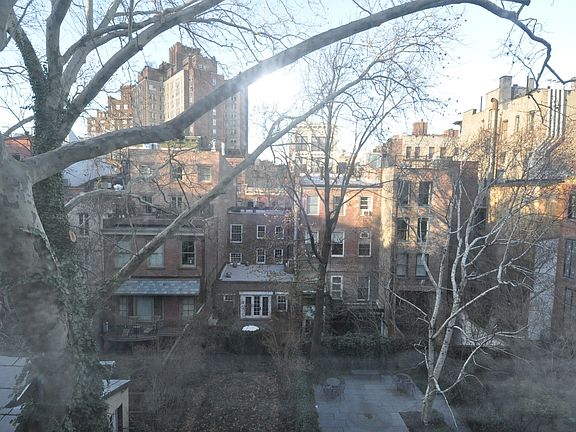3rd image of 265 W 11th St APT 4R