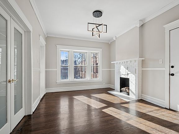 4th image of 2114 W North Ave APT 2E