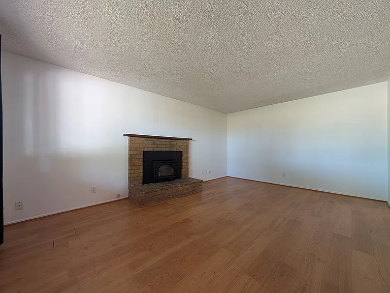 1320 Candlelight Dr — Photo 6