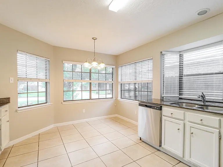 8619 Spring Green Dr — Photo 7
