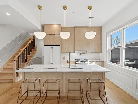4th image of 206 Sherman Ave #3