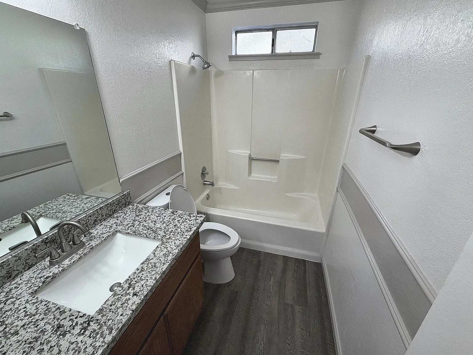 3 bed, 1286 sqft, $2,450 — Photo 4
