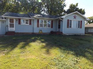 415 W Lincoln St, White Hall, IL 62092