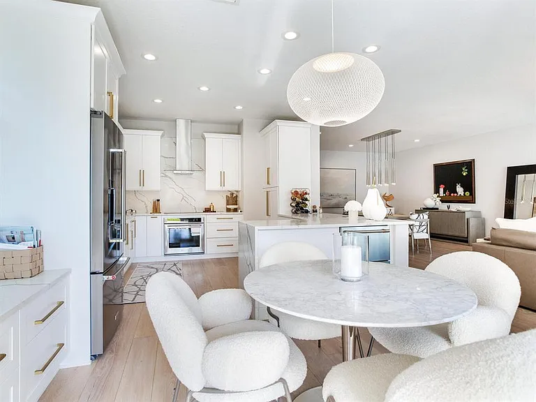 6302 Vista Verde Dr E — Photo 2