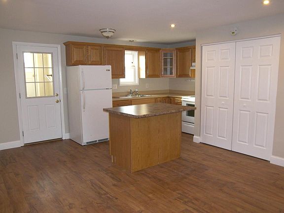 Open floor plan - kitchen--awesome for entertaining!