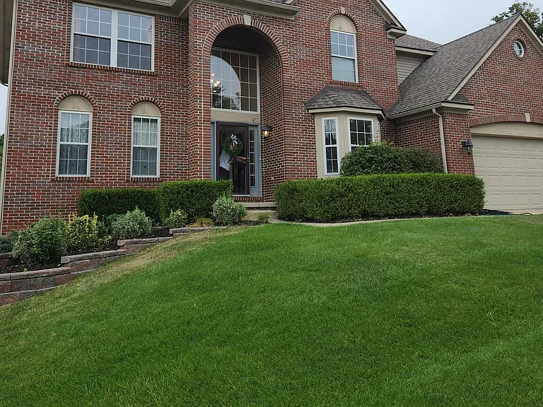 2270 Hickory Point Dr — Photo 1