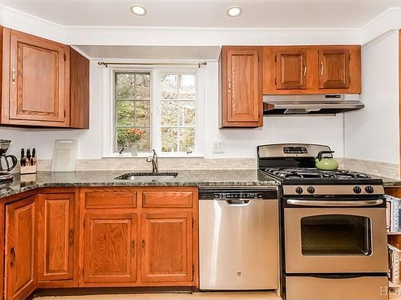 3rd image of 86 Marcourt Dr