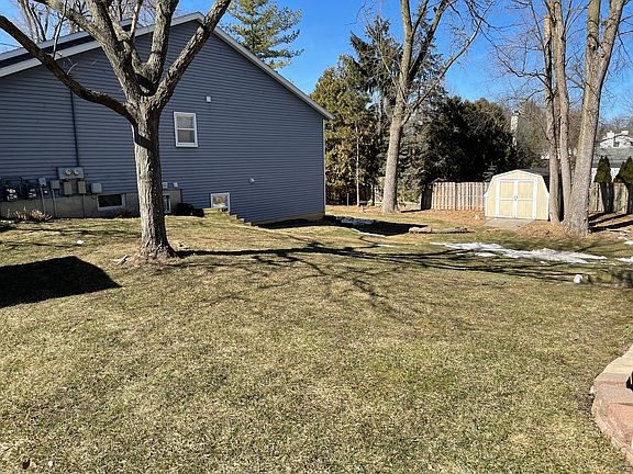 2nd image of 2185 Leonard St NE