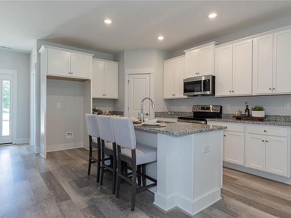 4th image of 1744 Old Fields Blvd
